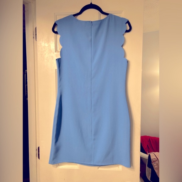 Everly light blue shift dress scalloped sleeves - Picture 4 of 4